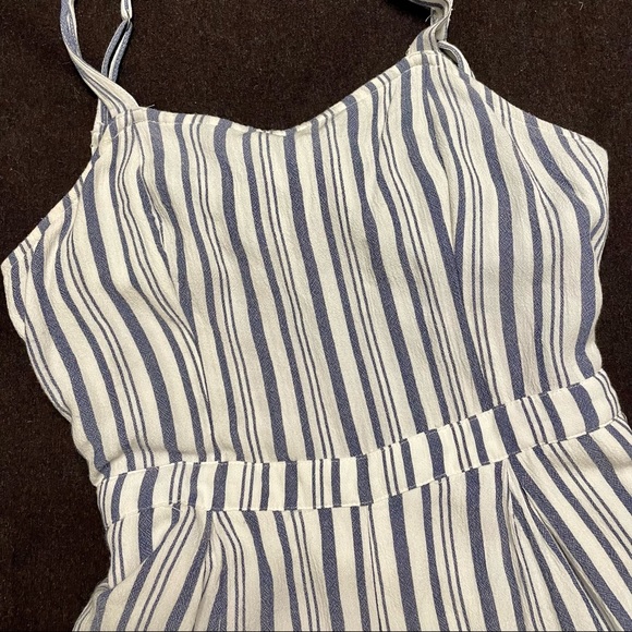 Hollister Tie Back Romper - Picture 3 of 8